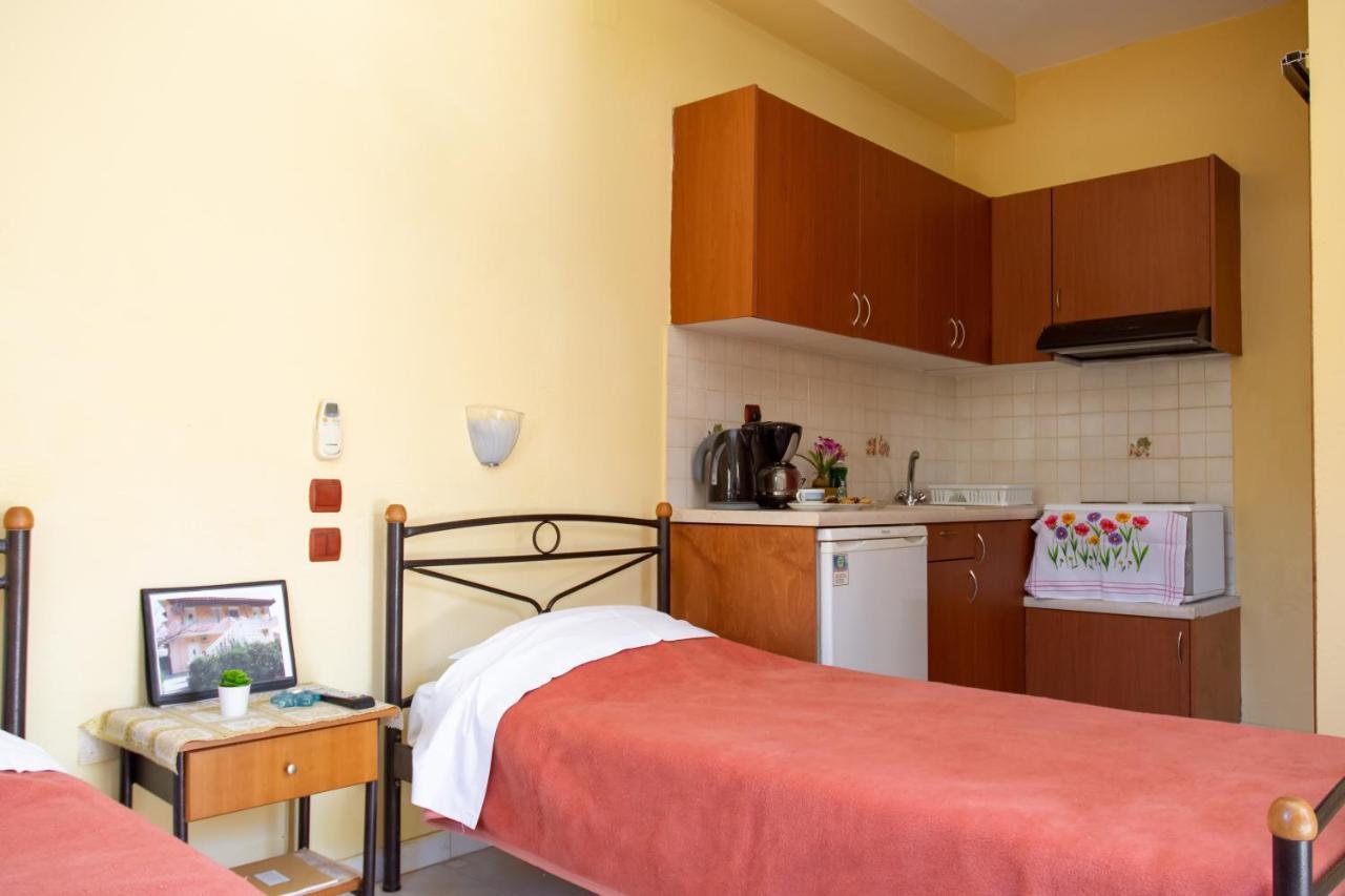 Agali Beach Pansion Mármaron Exterior foto