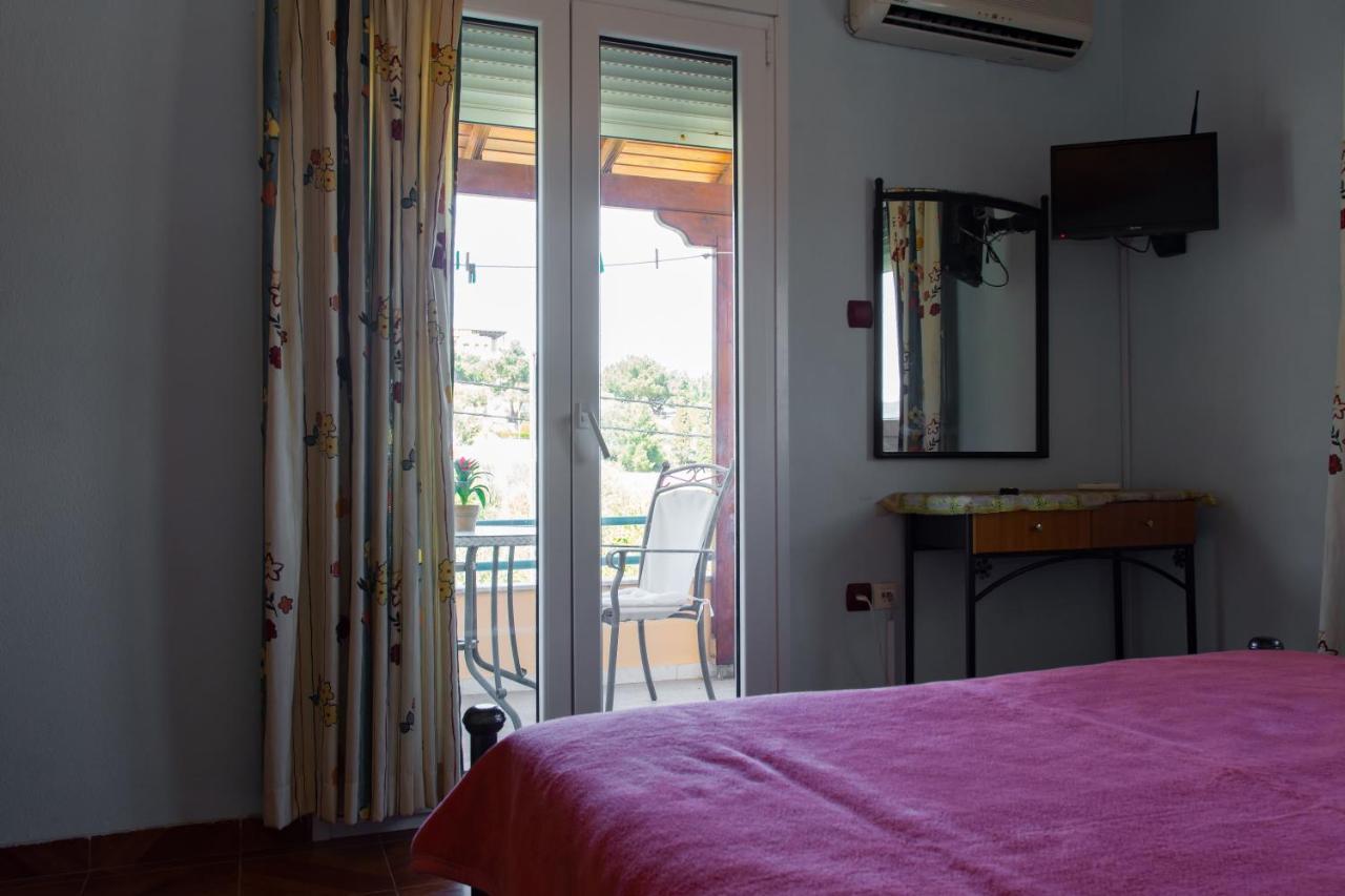 Agali Beach Pansion Mármaron Exterior foto